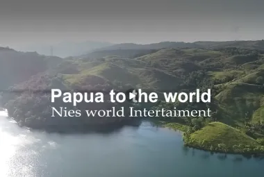 Tim Nies World Entertainment Siapkan Panggung Peluncuran Pilkada KPU di Kota Kenyam, Nduga